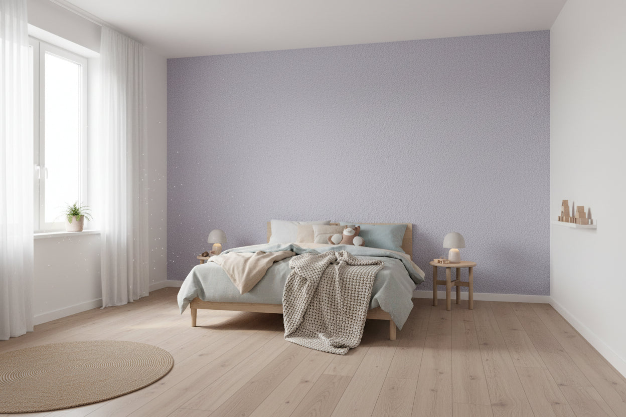 Baumwollputz Flieder Wand im Schlafzimmer mit Bett warme gemütliche Raumoptik